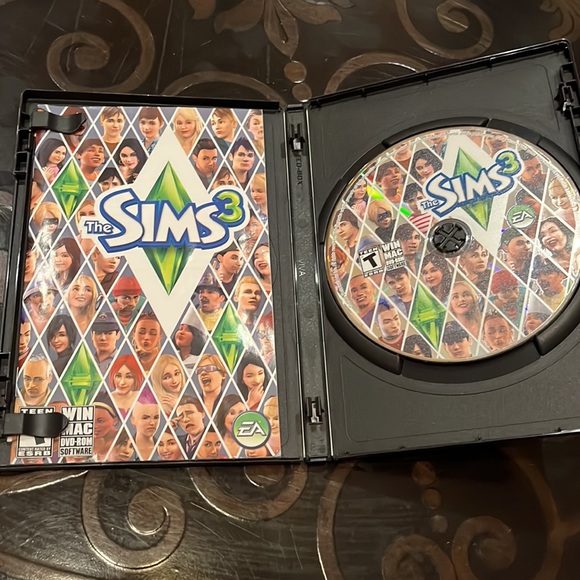 The Sims 3 PC Game - Picture 3 of 3